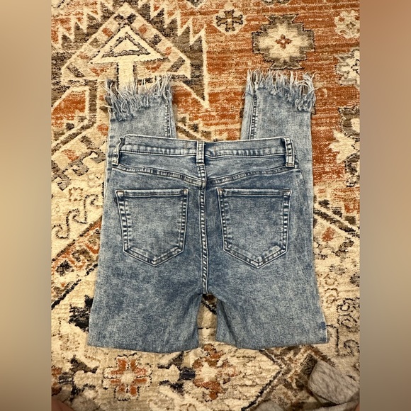 Free people| jeans| size 26 - Picture 2 of 3